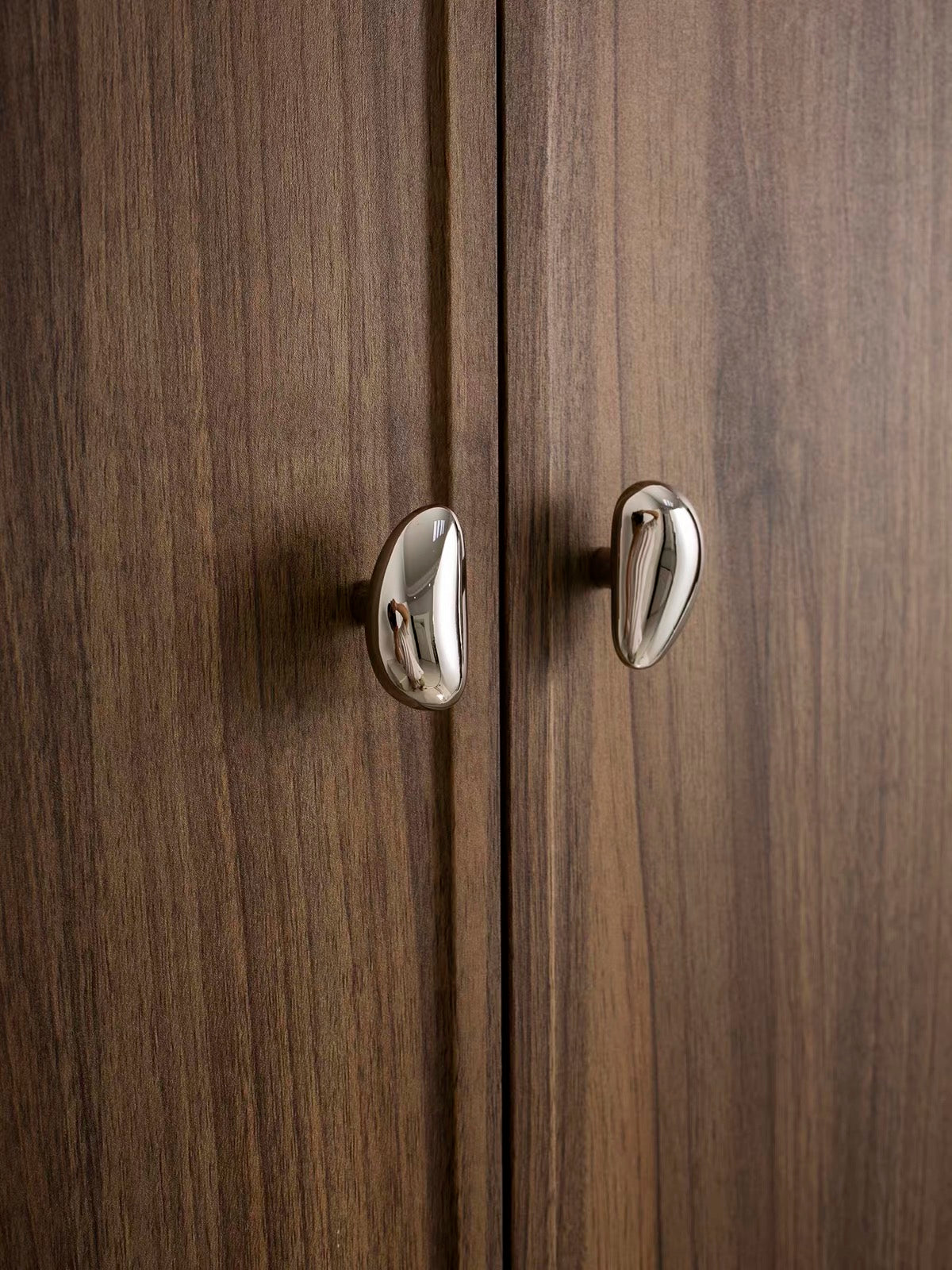 Pebble Shape Titanium Silver Cabinet Knob – Lave Studio